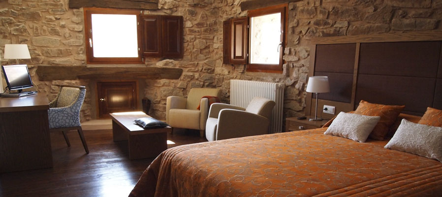 posada la almazuela en montenegro de cameros (soria)